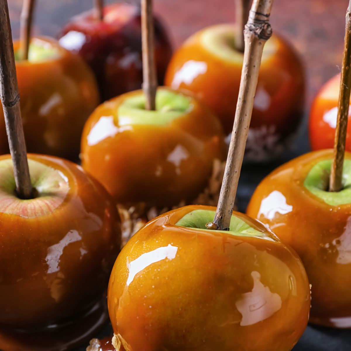 CARAMEL APPLES